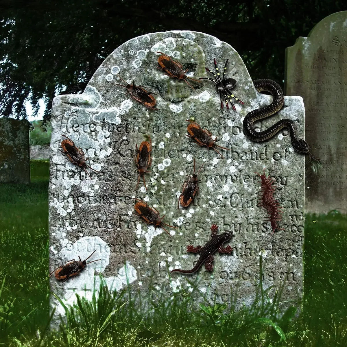 148-Piece Fake Insect Halloween Prank Set